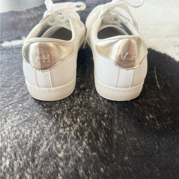 Vintage Havana White and Black Star Sneakers - Picture 3 of 4